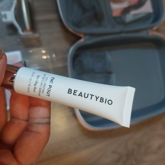 BeautyBio Glowpro Bundle + Case - Picture 2 of 9